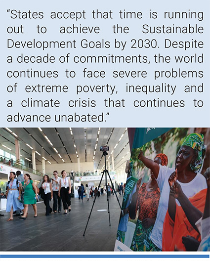 UN Summit attendees tour the facilities of the Seville Conference Center. Photo: Rocío Ruz/Europa Press.